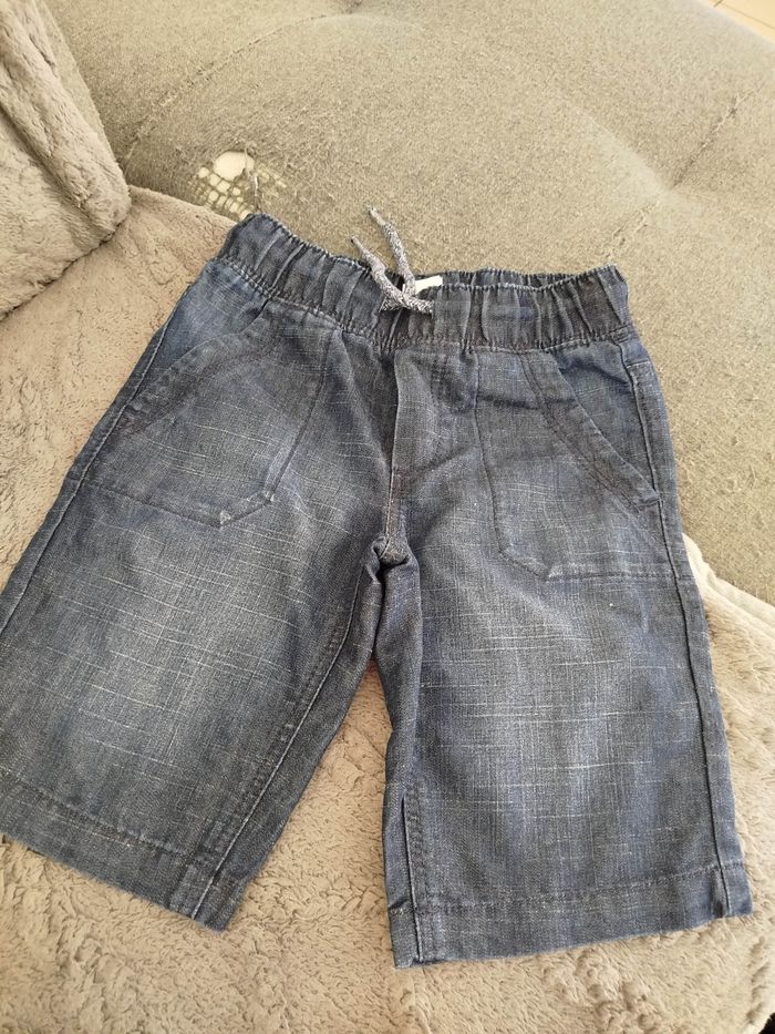 Short bermuda bleu jean. Okaïdi taille  10 ans - photo numéro 7