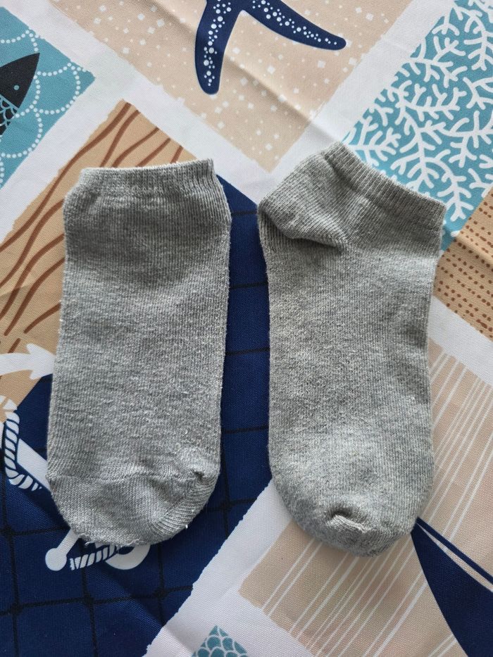 LOTS DE 7 PAIRES DE SOQUETTES GARÇON TAILLE 27/30 - photo numéro 2