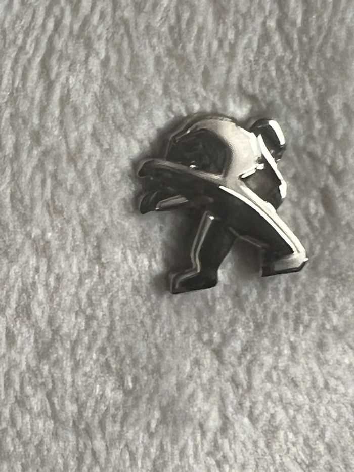 Pin’s Peugeot - photo numéro 2