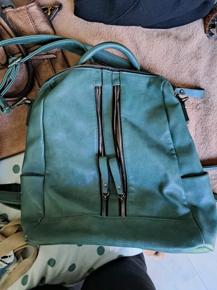 Sac a dos , a main