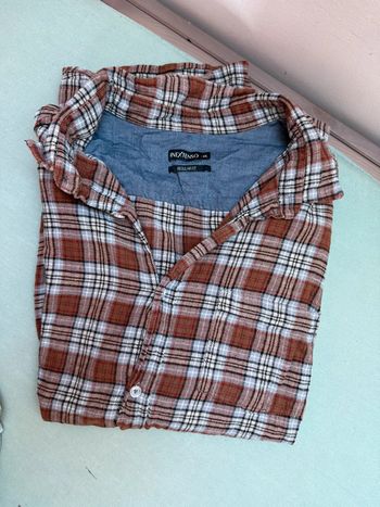Chemise à carreaux