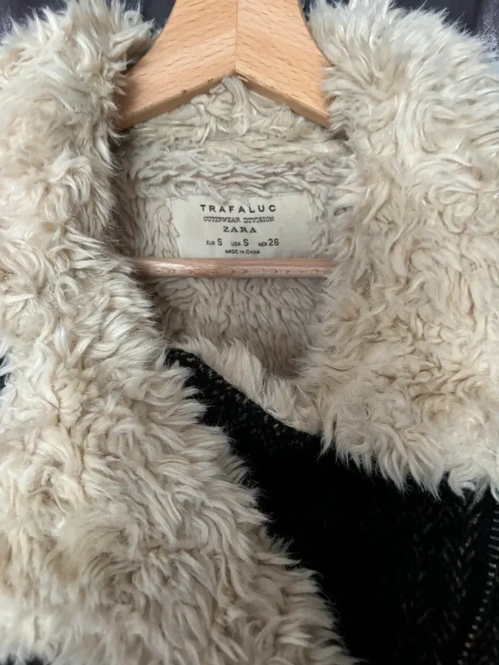Manteau avec fourrure à l’intérieur - photo numéro 3