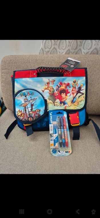 Cartable primaire OnePiece 38 cm + 4 stylos Frixion Pilot OnePiece