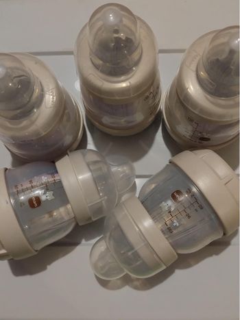 Lot de 5 biberons Mam neuf