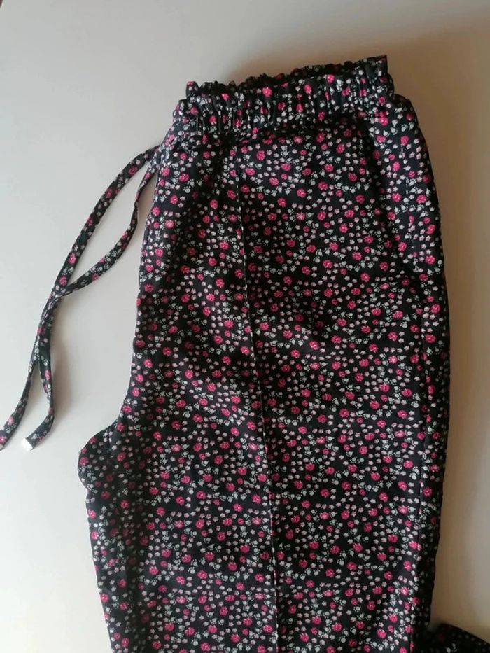 Pantalon polyester noir fleuri 36 Kiabi - photo numéro 4