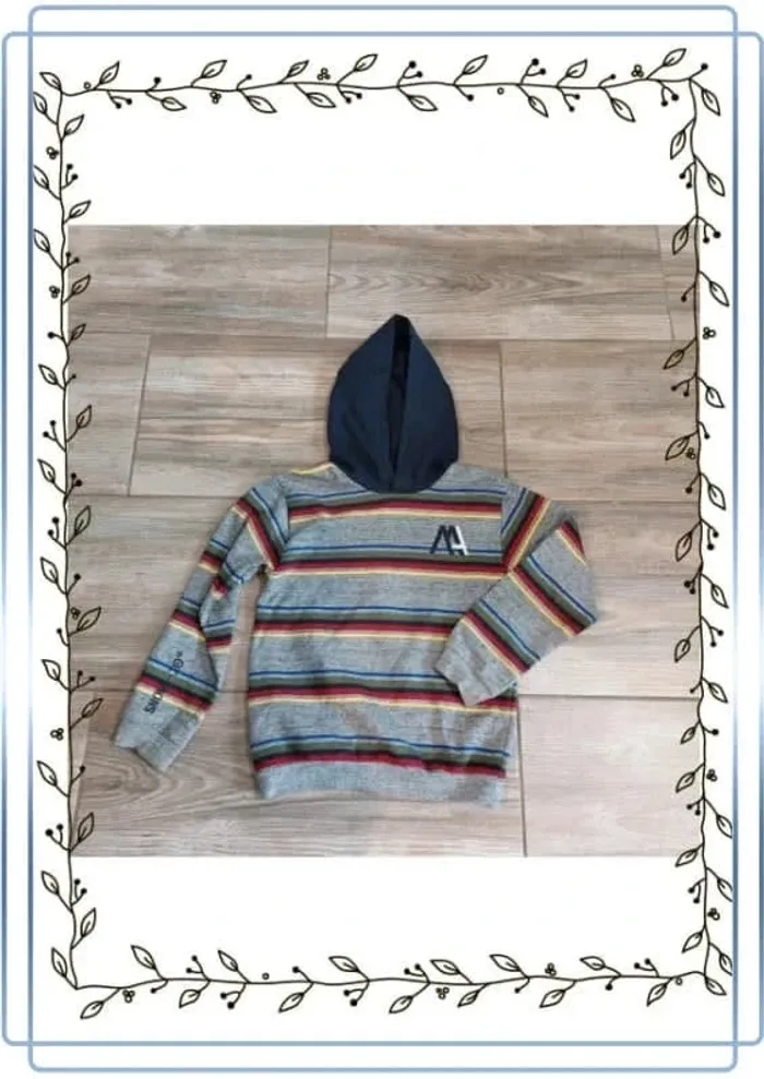 Pull multicolore mayoral 134cm, 9 ans  bon état,