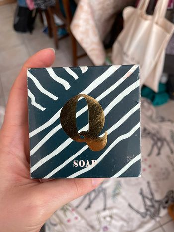 Savon lettre Q au parfum de la mer Hema.