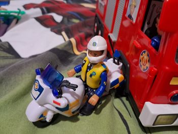 Camion sam le pompier + moto de police