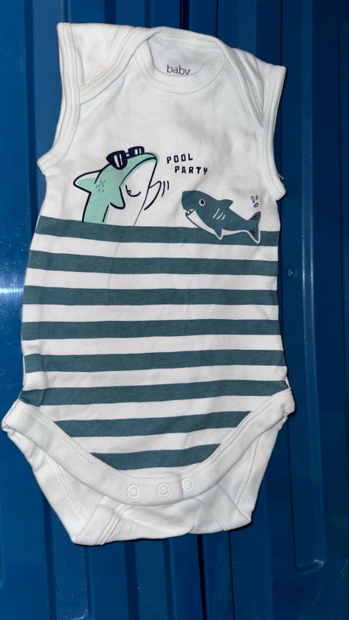 Lot vêtement 0-1mois - photo numéro 6