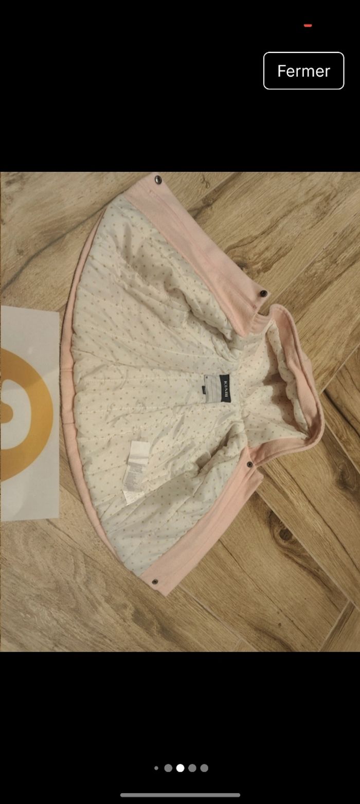 Caban Veste polaire doublé 
Couleur rose clair 
Taille 3 mois 
Parfait état - photo numéro 4
