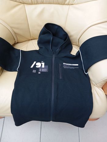 Pull capuche noir