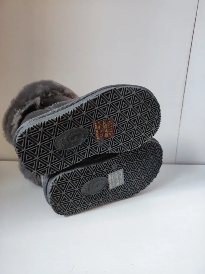 Bottines fourrées Gooce taille 28 - photo numéro 4
