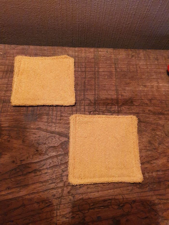 Deux cotons démaquillants, lingettes - photo numéro 2