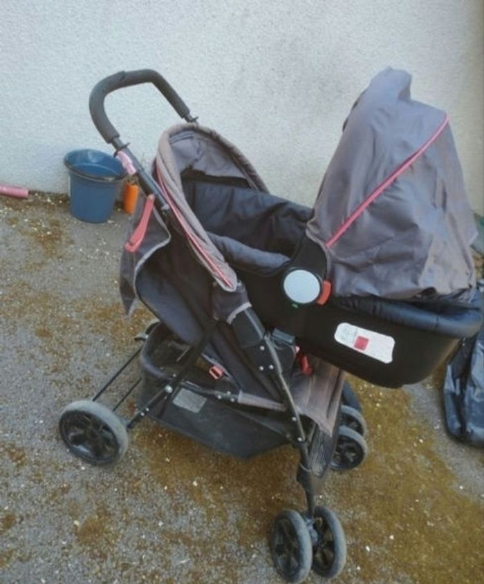 Poussette 4 roues, Siège auto et nacelle auto inclus - photo numéro 3