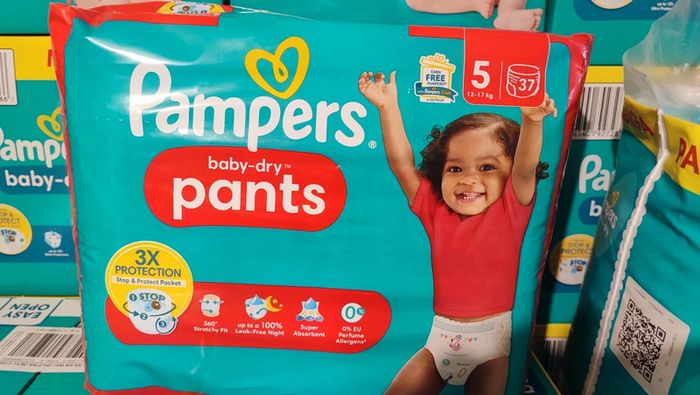 Pampers Baby dry pants taille 5 /4 paquets de 37 couches(148 couches)