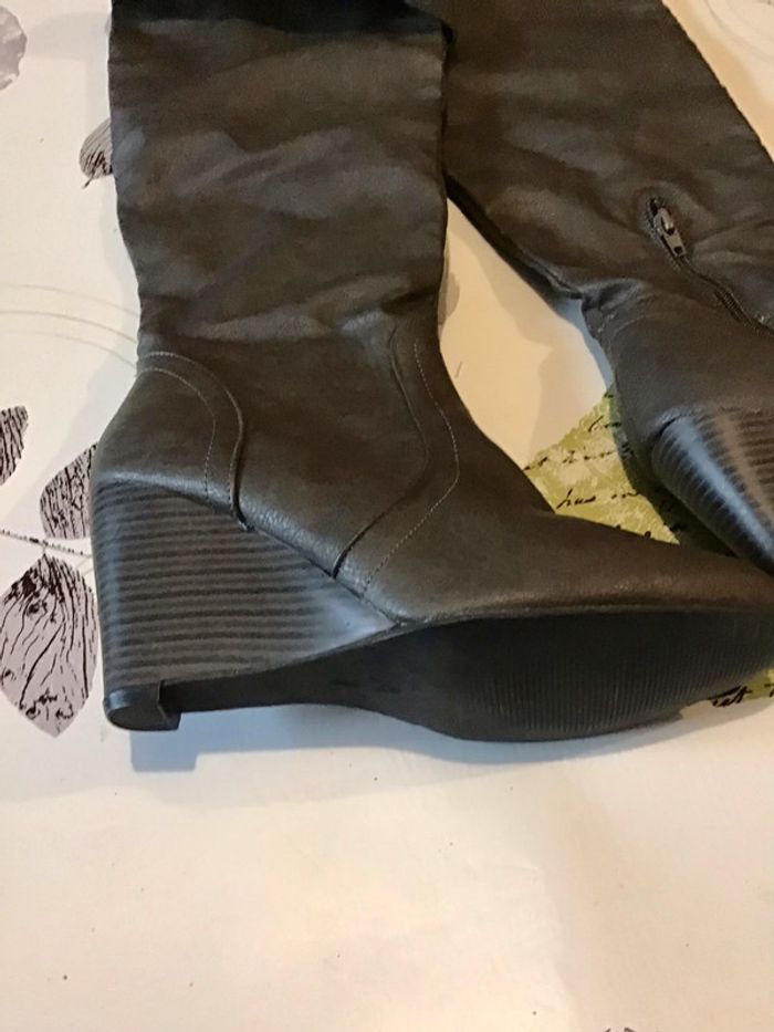 Botte compensée grise taille 37 peuvent se porter pliés ou déplier - photo numéro 4