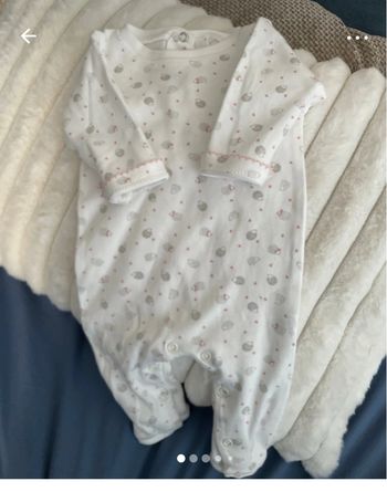 Vêtements  bébé garçon.  1 mois et 3 mois 