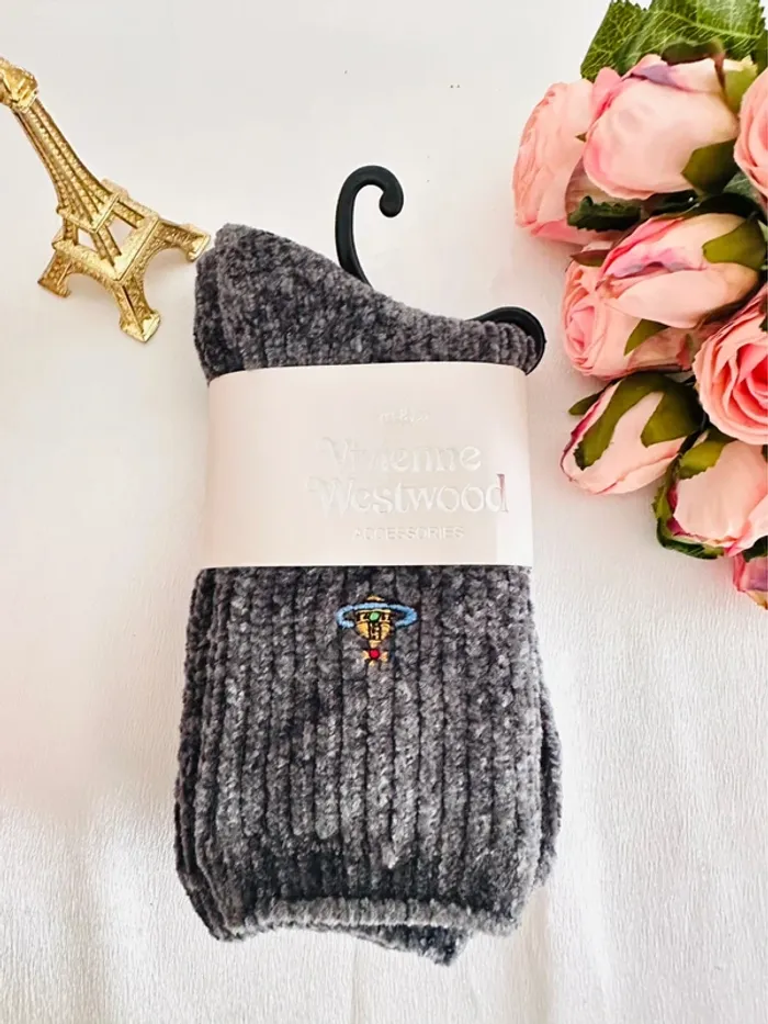 🪐Chaussettes Vivienne Westwood peluche hiver - édition japonaise exclusive - photo numéro 2