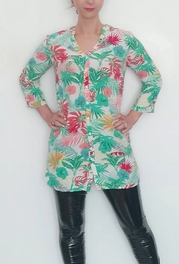 Chemise longue fleurie façon tunique taille 36