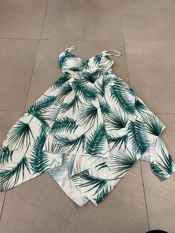 Robe blanche et verte, taille 34, très bon état