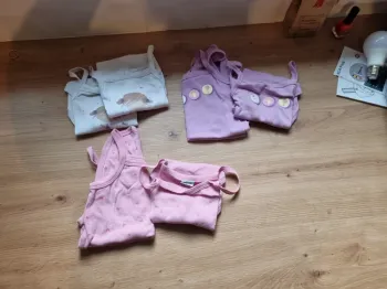 Lot de 6 body bretelles 3 ans bebe rêve très bon état