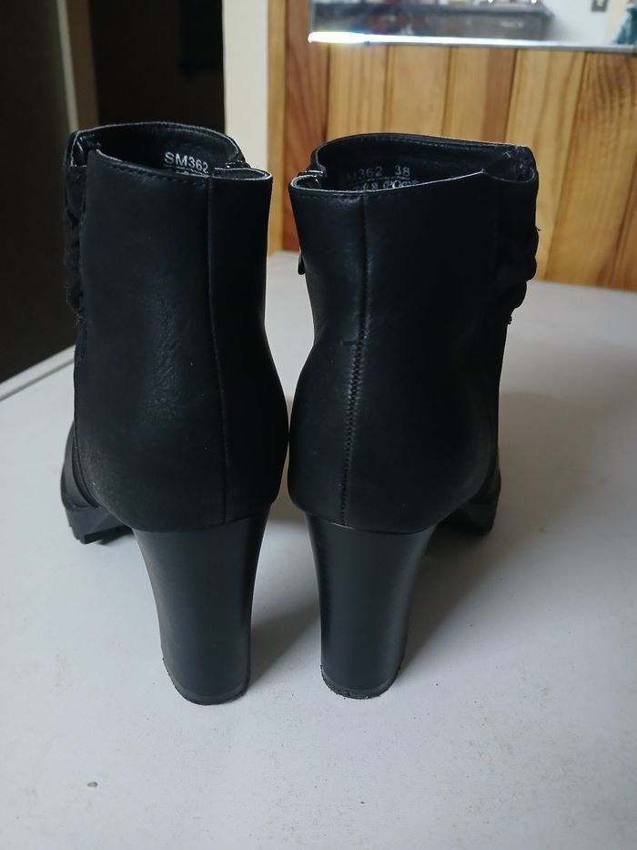 Bottines noires à talon - photo numéro 3