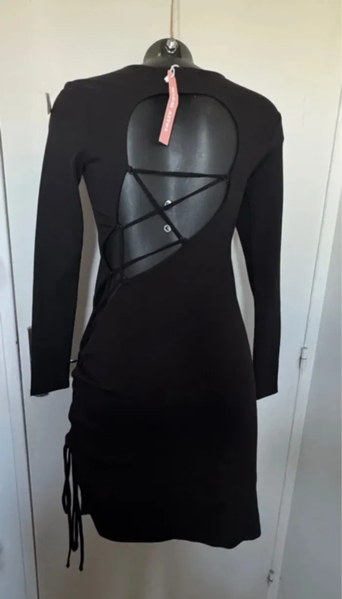 Robe noire sexy moulante neuve 38 - photo numéro 3