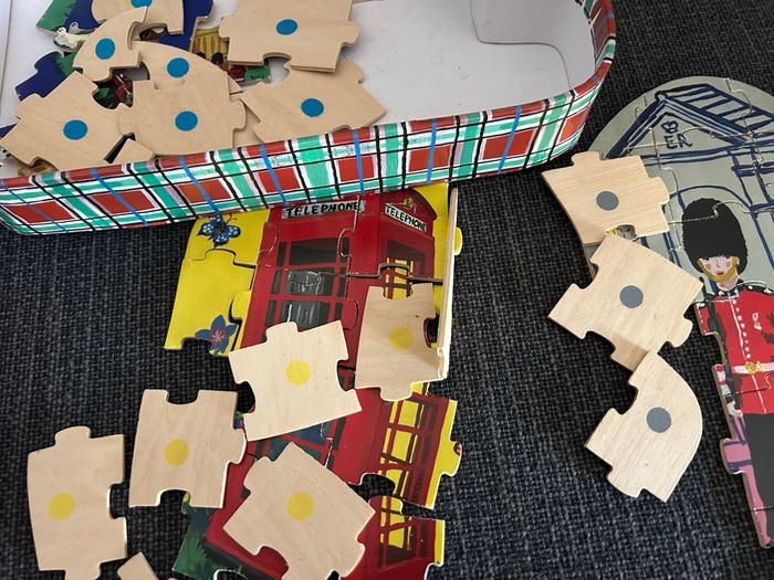 Boite de 3 puzzles en bois london Vilac - photo numéro 3