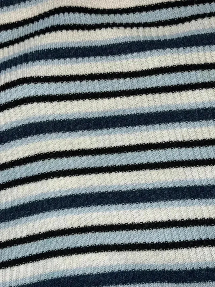 Crop top épaules dénudées 12 ans – Tricots Jennyfer – Rayé bleu/blanc/noir – Très bon état - photo numéro 4