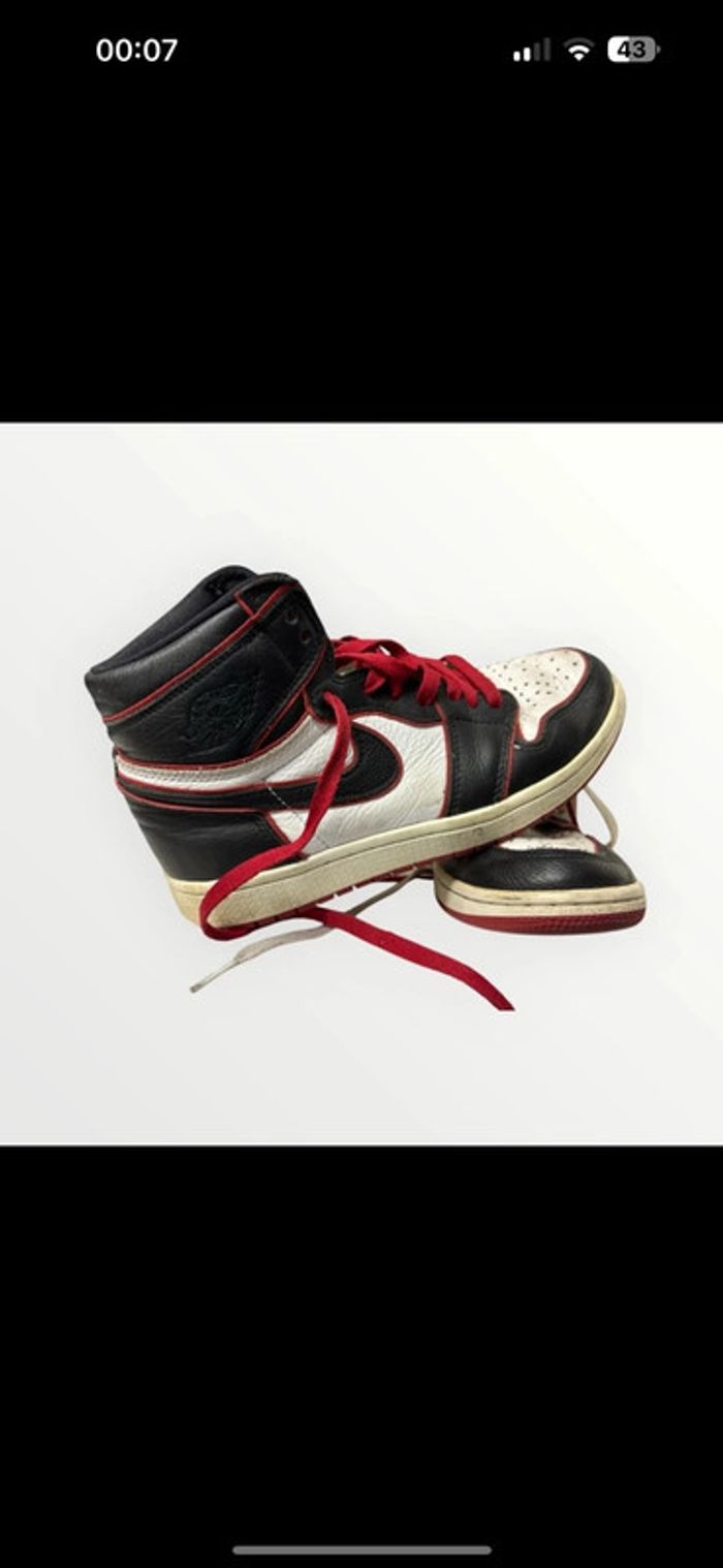 Nike Jordan 1 Retro High Bloodline