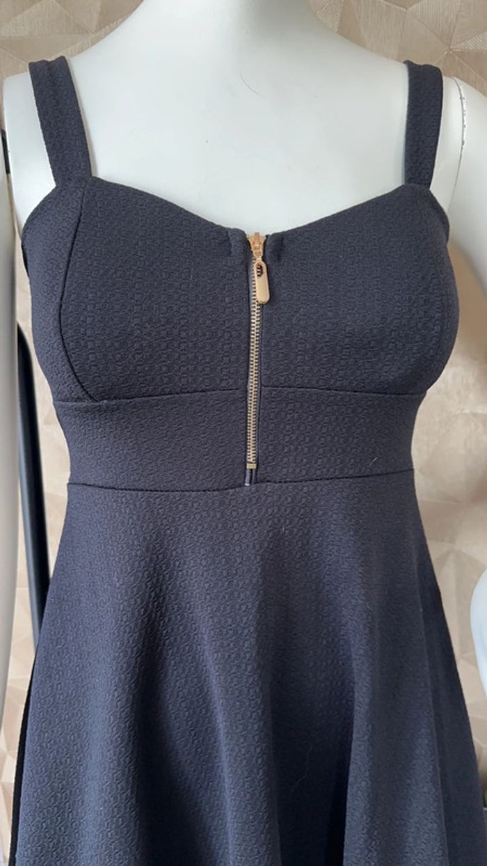 Robe noire - photo numéro 4