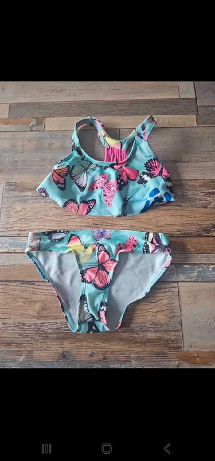 Bikini fille taille 4 ans 
Maillot de bain 2 pièces