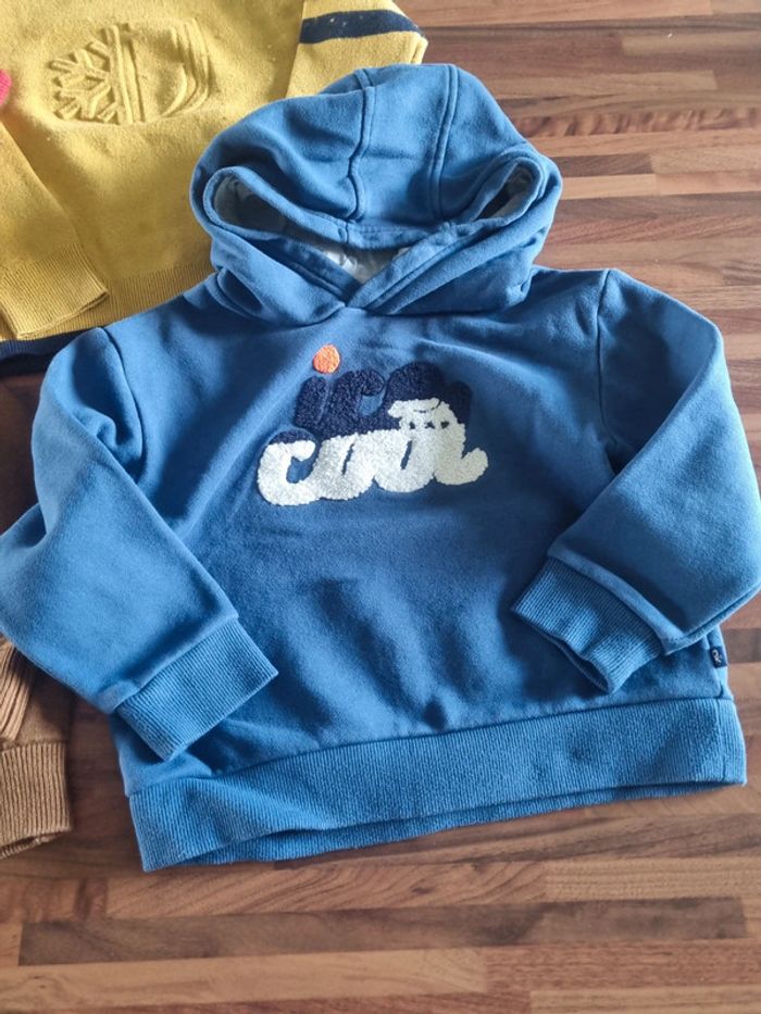 Lot 4 pulls 5 ans - photo numéro 2