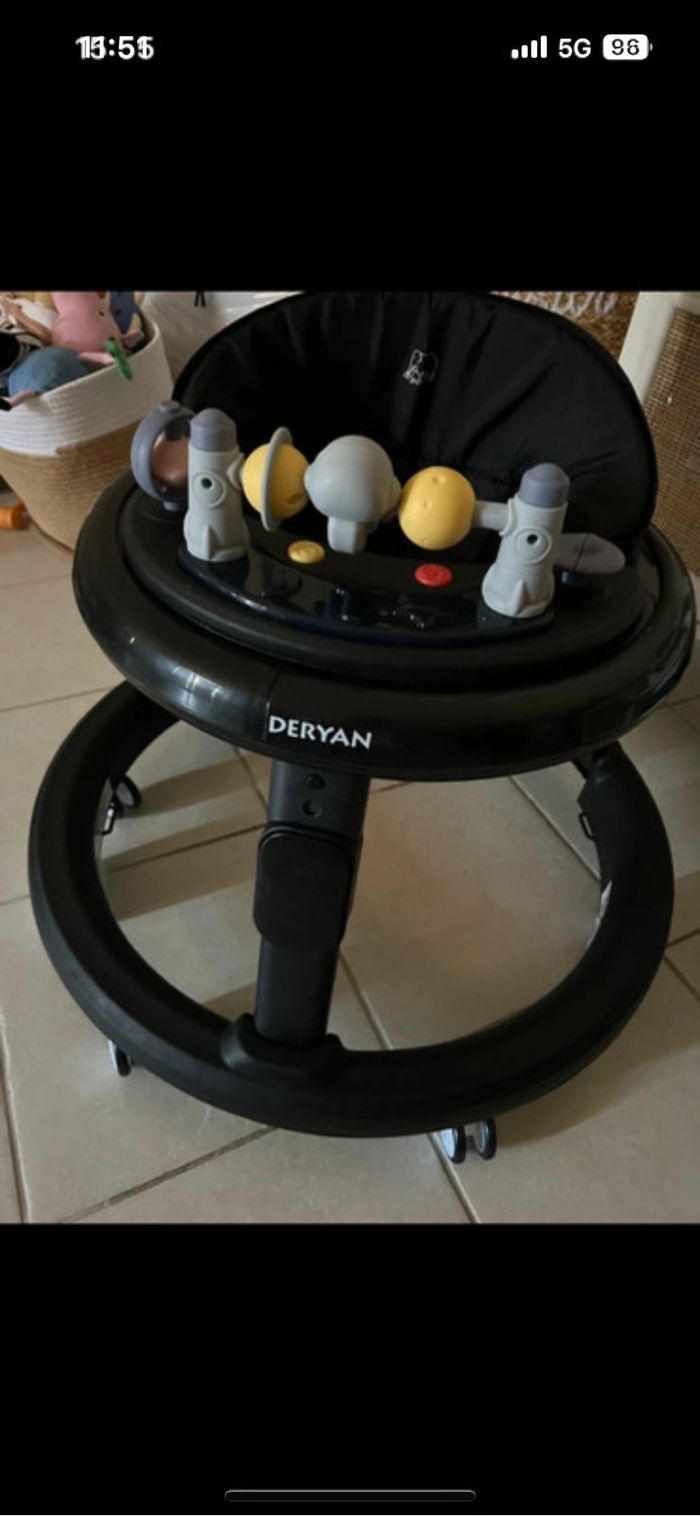 Trotteur déambulateur bébé Deryan