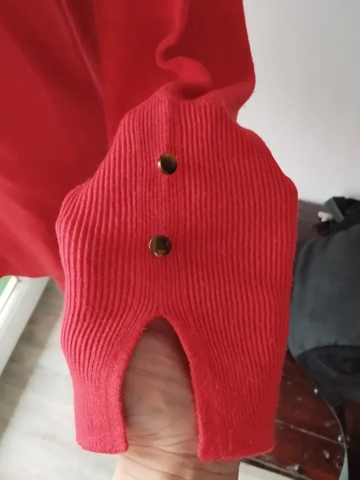 Pull rouge - photo numéro 2