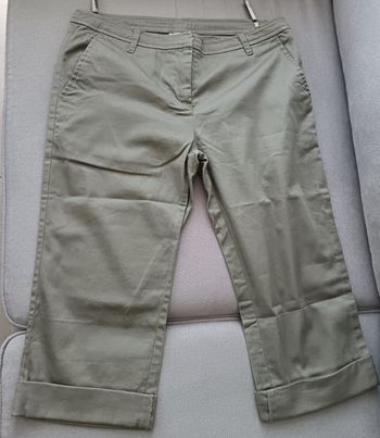 Pantacourt taille 36 en très bon état 