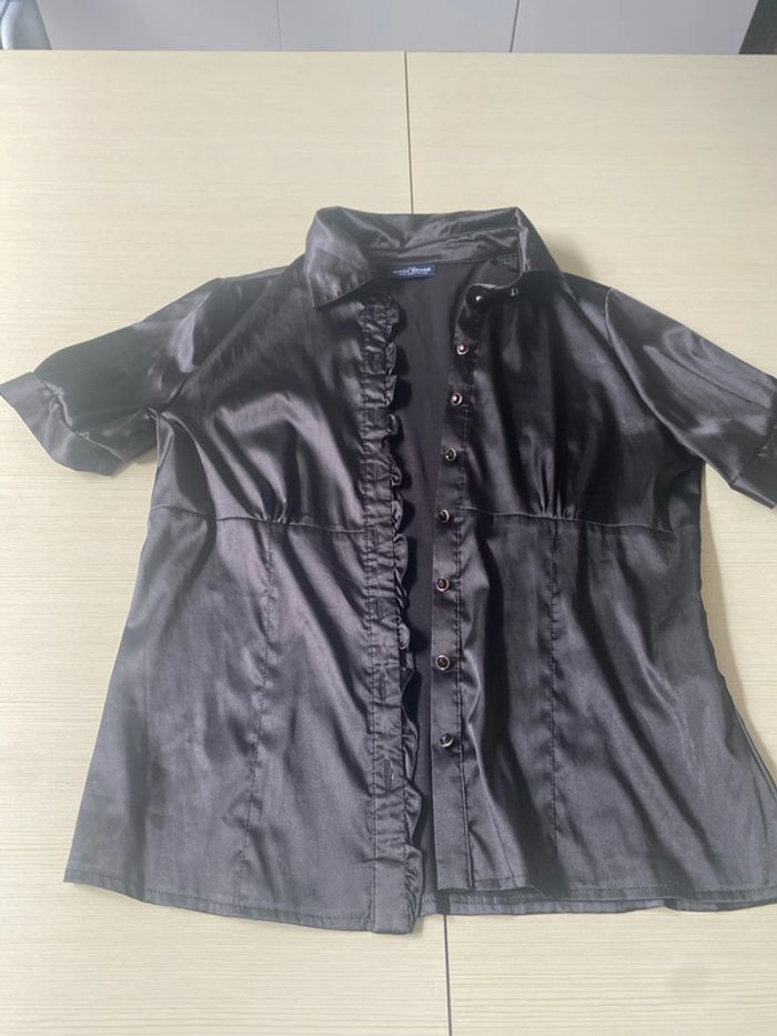 Belle chemise noir satin - photo numéro 2