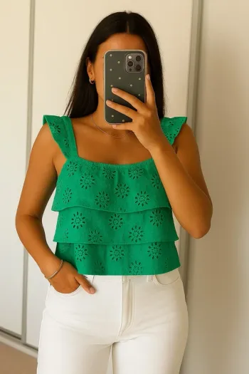 Top broderies ajouré vert Zara