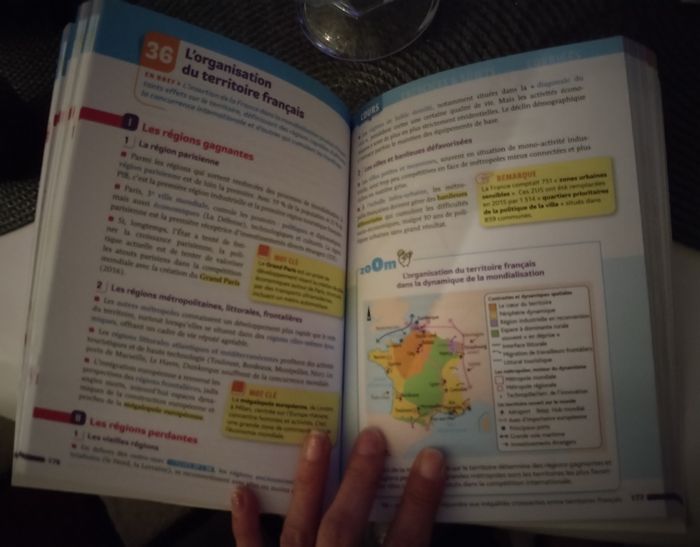 Livre "Prépabrevet" Histoire-Géo et Emc tout le programme 320 pages 3e Hatier neuf - photo numéro 6