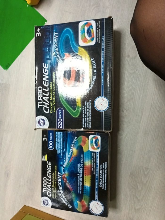 Lot 2 boîtes circuit lumineux