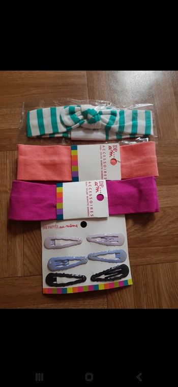 Lot bandeaux et barrettes DPAM