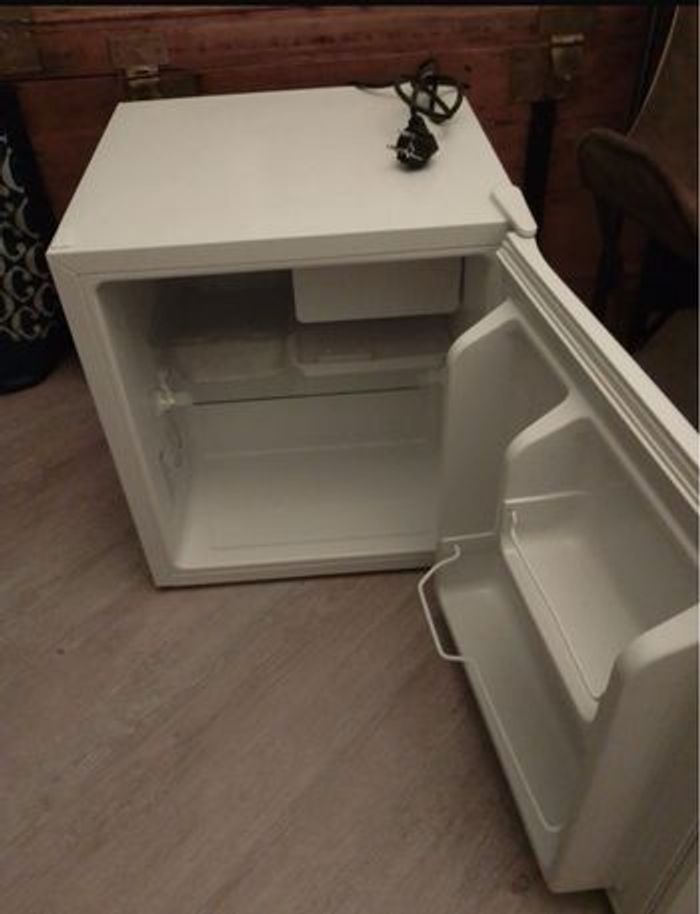 Petit frigo d’appoint pour chambre d’étudiant ou studio en été mettre les boisson quelque canette au frais dans une chambre d’ado - photo numéro 2