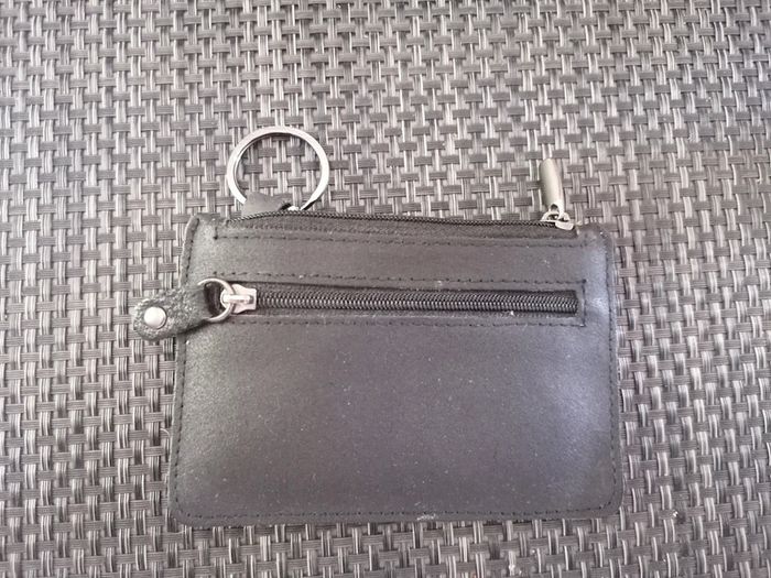 Porte monnaie noir neuf, jamais servi