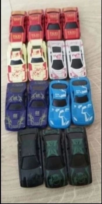 Lot de 15 petites voitures