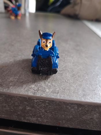 Figurine Chase dans son véhicule