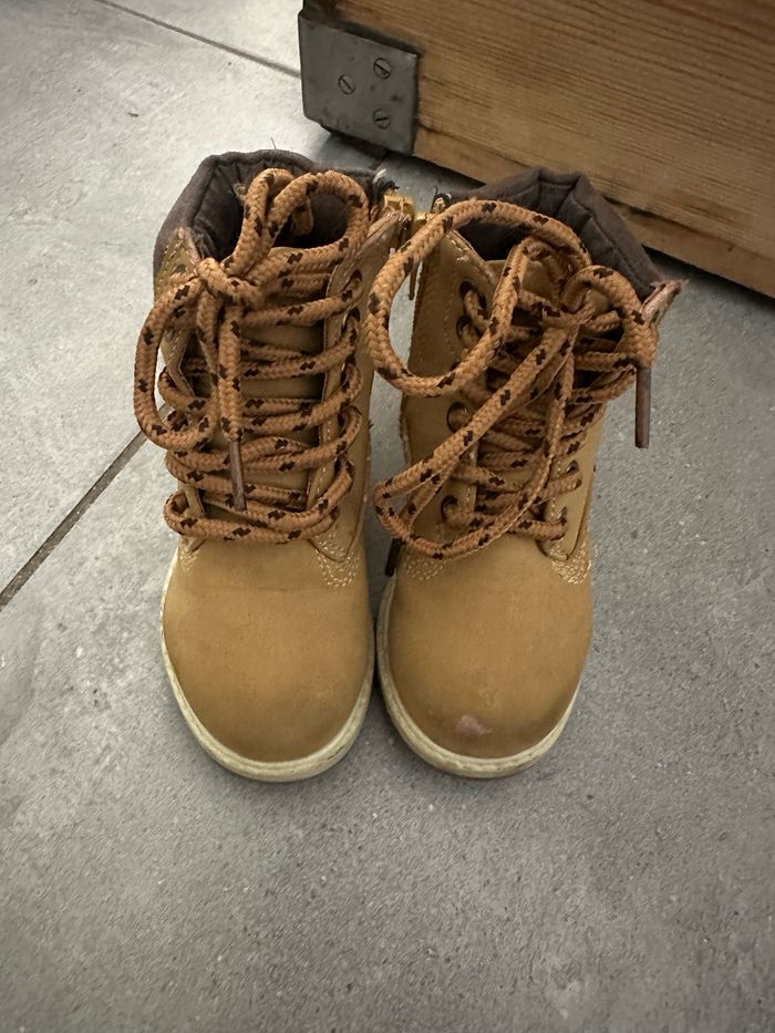 de chaussures montantes beige pointure 24 type randonnée esprit timberland - photo numéro 4