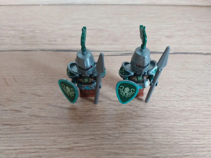 Figurines type lego 2 soldats chevaliers Pieuvres - photo numéro 7