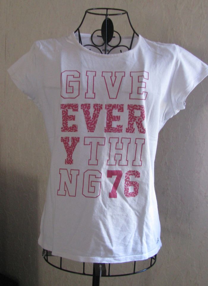 tee shirt blanc et rose
