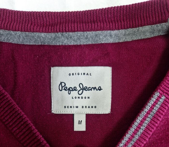 Pull col v , homme , pepe jeans  , taille M  , couleur bordeaux - photo numéro 5