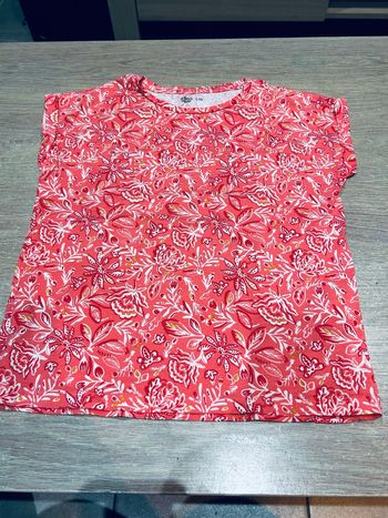 Teeshirt manches courtes rose et blanc motif fleurs 10 ans 